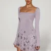 Robe courte asymétrique Lumiki à appliqués décoratifs, couleur lilas Robe courte asymétrique Lumiki à appliqués décoratifs, couleur lilas