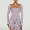 Robe courte asymétrique Lumiki à appliqués décoratifs, couleur lilas Robe courte asymétrique Lumiki à appliqués décoratifs, couleur lilas