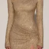 Robe courte asymétrique ornée Nevina, couleur or Robe courte asymétrique ornée Nevina, couleur or