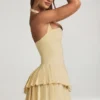 Robe courte asymétrique à volants et dos nu Rosaria, jaune pastel Robe courte asymétrique à volants et dos nu Rosaria, jaune pastel