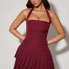 Robe courte asymétrique à volants et dos nu Rosaria, rouge vin Robe courte asymétrique à volants et dos nu Rosaria, rouge vin