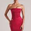 Robe courte bandeau Veda en rouge cerise Robe courte bandeau Veda en rouge cerise