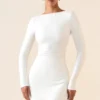 Robe courte Brenna en modal froncé avec dos nu, en blanc Robe courte Brenna en modal froncé avec dos nu, en blanc