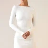 Robe courte Brenna en modal froncé avec dos nu, en blanc Robe courte Brenna en modal froncé avec dos nu, en blanc