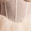 Robe courte Calliope à manches longues et jupe en tulle ornée, couleur ivoire Robe courte Calliope à manches longues et jupe en tulle ornée, couleur ivoire