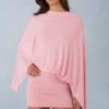 Robe courte cape drapée Lida en rose poudré Robe courte cape drapée Lida en rose poudré