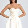 Robe courte corset à applications florales Mirabelle en ivoire Robe courte corset à applications florales Mirabelle en ivoire