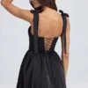 Robe courte à corset drapé Bellamy en noir Robe courte à corset drapé Bellamy en noir