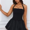 Robe courte corset à encolure dos nu et ourlet bouffant à lacets Ludmila, en noir Robe courte corset à encolure dos nu et ourlet bouffant à lacets Ludmila, en noir