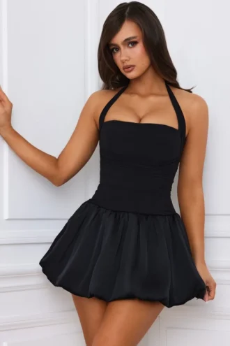 Robe courte corset à encolure dos nu et ourlet bouffant à lacets Ludmila, en noir
