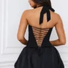 Robe courte corset à encolure dos nu et ourlet bouffant à lacets Ludmila, en noir Robe courte corset à encolure dos nu et ourlet bouffant à lacets Ludmila, en noir