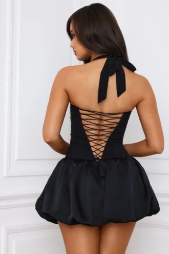 Robe courte corset à encolure dos nu et ourlet bouffant à lacets Ludmila, en noir