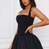 Robe courte corset à encolure dos nu et ourlet bouffant à lacets Ludmila, en noir Robe courte corset à encolure dos nu et ourlet bouffant à lacets Ludmila, en noir
