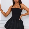 Robe courte corset à encolure dos nu et ourlet bouffant à lacets Ludmila, en noir Robe courte corset à encolure dos nu et ourlet bouffant à lacets Ludmila, en noir