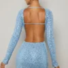 Robe courte à découpes ornée Marva en bleu clair Robe courte à découpes ornée Marva en bleu clair