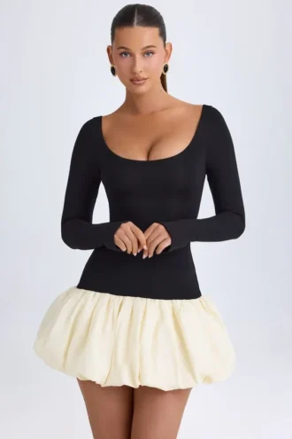 Robe courte Delphi en modal à encolure dégagée, taille basse et ourlet bouffant, couleur vanille