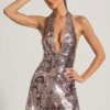 Robe courte dos nu Avenza ornée de paillettes, couleur argent Robe courte dos nu Avenza ornée de paillettes, couleur argent