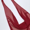 Robe courte dos nu à col bénitier Iona, couleur cerise foncée Robe courte dos nu à col bénitier Iona, couleur cerise foncée