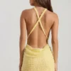 Robe courte dos nu à col bénitier ornée Sylune, couleur jaune Robe courte dos nu à col bénitier ornée Sylune, couleur jaune