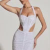 Robe courte dos nu à découpes ornées Lucia en blanc Robe courte dos nu à découpes ornées Lucia en blanc