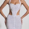 Robe courte dos nu à découpes ornées Lucia en blanc Robe courte dos nu à découpes ornées Lucia en blanc