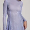 Robe courte dos nu à manches longues Dixie avec ornements, en bleu Robe courte dos nu à manches longues Dixie avec ornements, en bleu