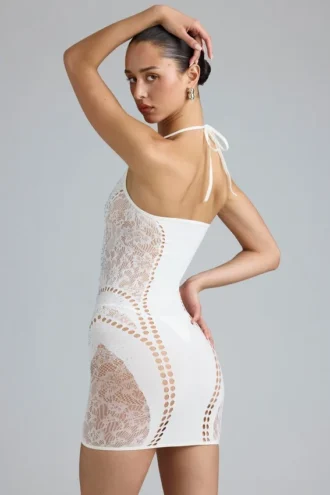 Robe courte dos nu Tori avec ornements, couleur ivoire