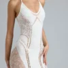 Robe courte dos nu Tori avec ornements, couleur ivoire Robe courte dos nu Tori avec ornements, couleur ivoire