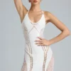 Robe courte dos nu Tori avec ornements, couleur ivoire Robe courte dos nu Tori avec ornements, couleur ivoire