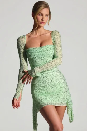 Robe courte drapée à col bénitier ornée Marilla, couleur pistache