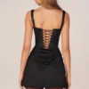 Robe courte drapée à lacets Lia, en noir