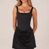 Robe courte drapée à lacets Lia, en noir