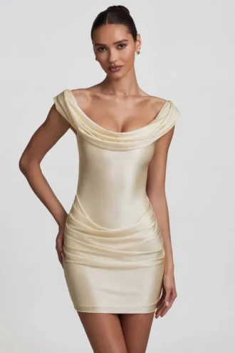 Robe courte drapée à épaules dénudées en satin Maeve, couleur ivoire