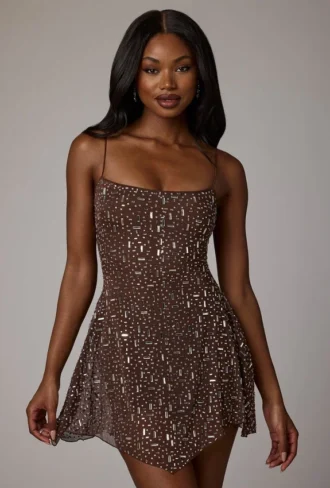 Robe courte Durrani transparente à encolure dégagée et ornements, couleur cacao foncé