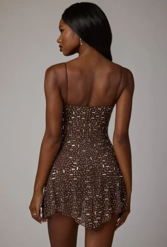 Robe courte Durrani transparente à encolure dégagée et ornements, couleur cacao foncé