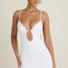 Robe courte Eartha à découpes et dos nu, en blanc Robe courte Eartha à découpes et dos nu, en blanc
