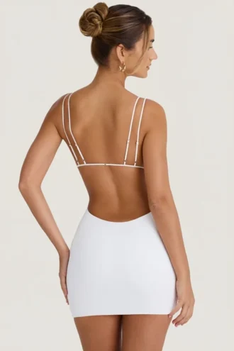 Robe courte Eartha à découpes et dos nu, en blanc