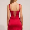 Robe courte Ellis en satin à encolure en cœur et coupe trapèze, couleur rose rouge Robe courte Ellis en satin à encolure en cœur et coupe trapèze, couleur rose rouge