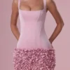Robe courte en satin Zelia, rose poudré Robe courte en satin Zelia, rose poudré