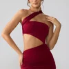 Robe courte froncée et ajourée en jersey moulant Shyla, couleur rubis Robe courte froncée et ajourée en jersey moulant Shyla, couleur rubis