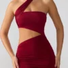 Robe courte froncée et ajourée en jersey moulant Shyla, couleur rubis Robe courte froncée et ajourée en jersey moulant Shyla, couleur rubis