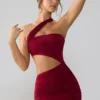Robe courte froncée et ajourée en jersey moulant Shyla, couleur rubis Robe courte froncée et ajourée en jersey moulant Shyla, couleur rubis