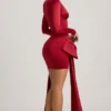 Robe courte froncée à nœud Karelyn en rouge vif Robe courte froncée à nœud Karelyn en rouge vif
