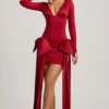Robe courte froncée à nœud Karelyn en rouge vif Robe courte froncée à nœud Karelyn en rouge vif