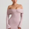 Robe courte froncée à épaules dénudées en mélange modal-cachemire de Thais, couleur taupe Robe courte froncée à épaules dénudées en mélange modal-cachemire de Thais, couleur taupe