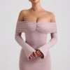 Robe courte froncée à épaules dénudées en mélange modal-cachemire de Thais, couleur taupe Robe courte froncée à épaules dénudées en mélange modal-cachemire de Thais, couleur taupe