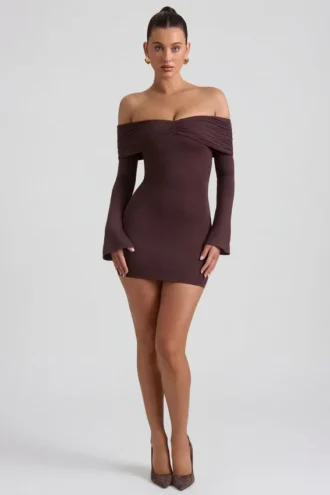 Robe courte froncée à épaules dénudées Thais en mélange modal-cachemire, couleur Espresso