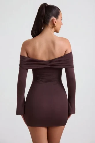 Robe courte froncée à épaules dénudées Thais en mélange modal-cachemire, couleur Espresso