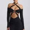 Robe courte à fronces et découpes Kemina à épaules dénudées, couleur noire Robe courte à fronces et découpes Kemina à épaules dénudées, couleur noire