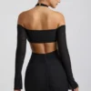 Robe courte à fronces et découpes Kemina à épaules dénudées, couleur noire Robe courte à fronces et découpes Kemina à épaules dénudées, couleur noire